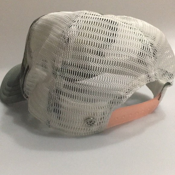 Lululemon What’s up cactus hat 🌵 - Picture 3 of 6